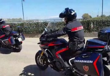 Catania, spacciatore 22enne arrestato dai carabinieri motociclisti.