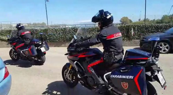 Catania, spacciatore 22enne arrestato dai carabinieri motociclisti.