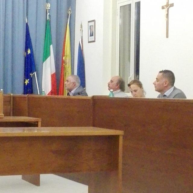Santa Venerina, Consiglio comunale: l’opposizione mette in guardia da operazioni immobiliari di “favore”