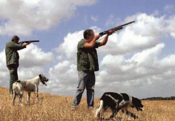 Riposto, cacciatori a pochi metri dalle case, esposto del vice presidente del Consiglio D&rsquo;Urso