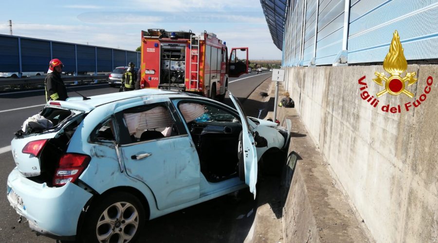 Tangenziale Catania, grave incidente autonomo. Intervento dei Vigili del fuoco