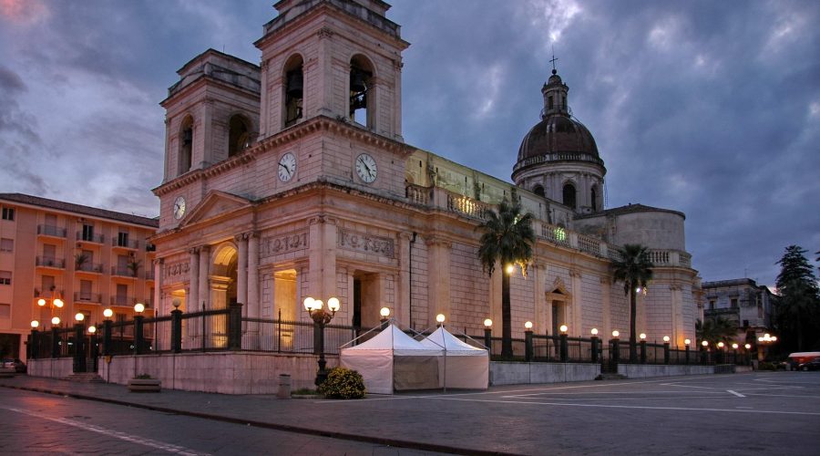 Giarre, fondi per l’efficientamento energetico: corsa contro il tempo