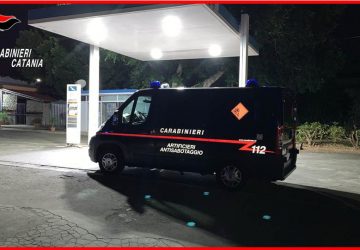 Abbandona residuato bellico in un distributore di benzina preannunciandone l&rsquo;esplosione. Arrestato