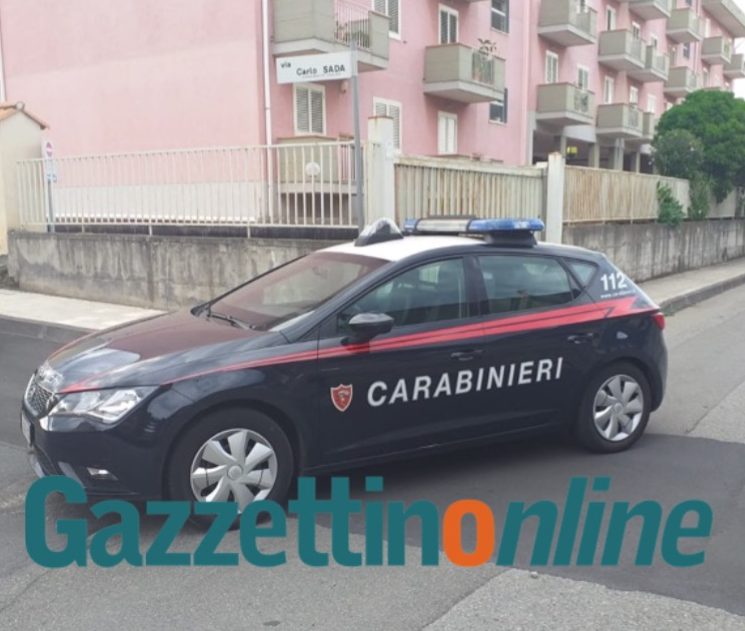 Giarre, blitz dei Cc in via Sciacca: fermati tre pregiudicati catanesi mentre rubavano i cavi della pubblica illuminazione
