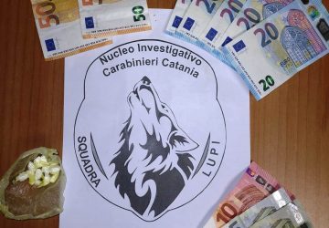 Acireale, preso spacciatore in un negozio di corso Savoia