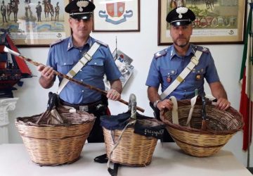 Tre &ldquo;arzilli nonni&ldquo; di Aci Catena sorpresi mentre predano un mandorleto: denunciati