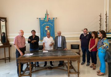 Riposto, presentato il volume del prof. Giannetto sulla storia della citt&agrave; dal 600 a oggi