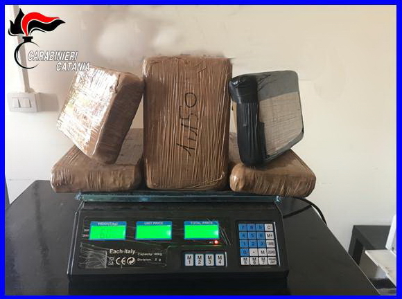 Catania, beccato con 6 chili di cocaina nel motore: arrestato corriere