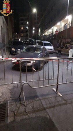 Catania, intervento della polizia: strada chiusa per una festa