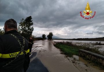 Catania, soccorso a persona alla Scogliera dei Vigili del fuoco