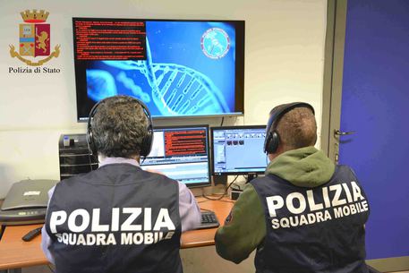 Ragusa, madre e figlio catanesi specialisti in rapine