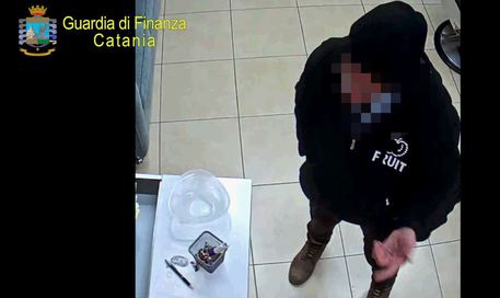 Catania, tassi di usura fino al 2mila%: due arresti VIDEO