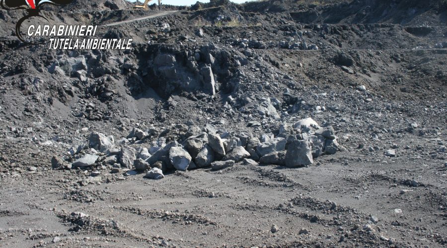 Bronte, carabinieri del Noe sequestrano cava abusiva di materiale basaltico – lavico