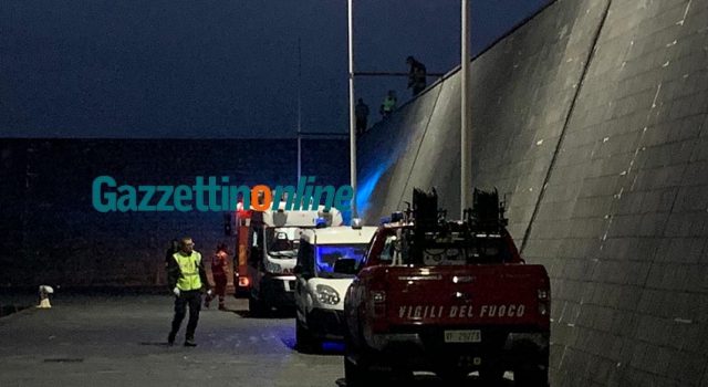 Precipita sugli scogli al porto di Riposto: ferito 63enne FOTO VIDEO