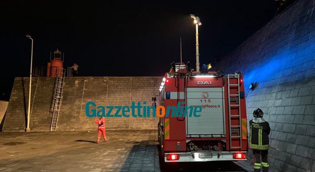 Precipita sugli scogli al porto di Riposto: ferito 63enne FOTO VIDEO