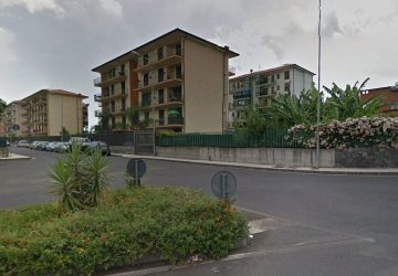 Giarre, area urbanistica di Peep ampi settori senza luce. Manutenzioni a rilento