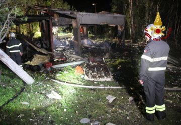 Esplosione in un deposito di fuochi d'artificio nel Messinese: 5 i morti