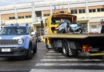 Catania, controlli a tappeto della polizia nel quartiere di via Plebiscito
