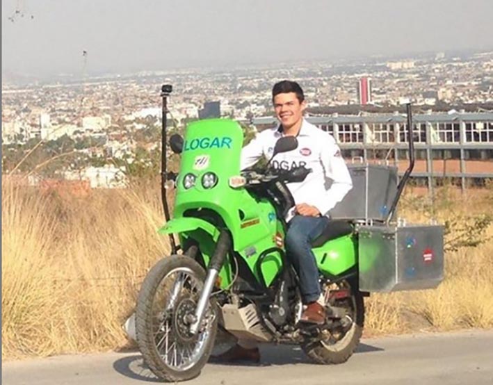 YouTuber messicano, dopo 110mila km di viaggio, subisce il furto della moto a Catania