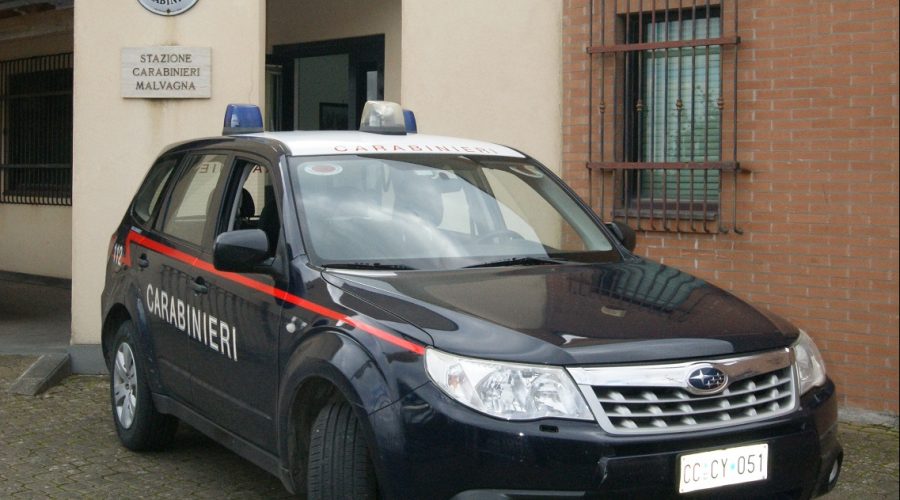 Tenta “truffa dello specchietto” a Castiglione: denunciato giovane siracusano in trasferta