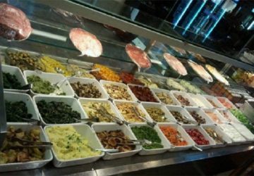 Catania, il pizzo ai "camion dei panini": manette per cinque