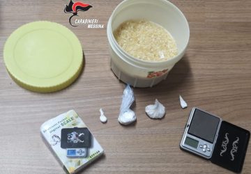 Giardini Naxos, spacciava cocaina nonostante fosse ai domiciliari: arrestato