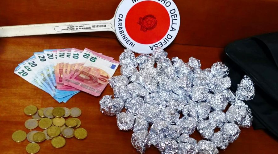 Catania, cambia il civico ma non la cruda realtà. Un altro pusher finisce in manette in viale Grimaldi