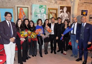 Taormina, successo di pubblico alla presentazione de "Il Venditore di uova rotte" di Clemente Cipresso