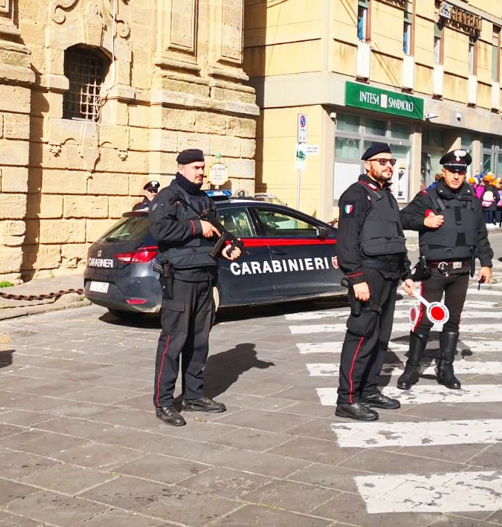 Caltagirone, droga in saldo e pusher in manette