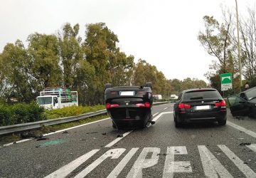 A18, drammatico incidente a pochi metri dallo svincolo di Acireale. Intervento dell'elisoccorso