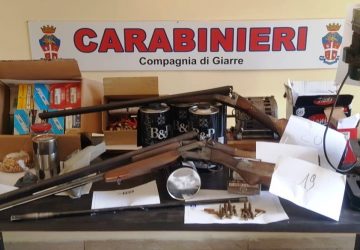 Giarre, a casa una vera &ldquo;armeria&rdquo; illegale: arrestato un 59enne di Macchia
