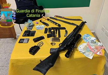 Catania, arrestato socio del lido Le Capannine. Deteneva un arsenale nella struttura balneare