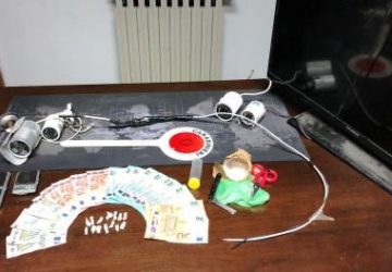 Palagonia, soldi in mano ed eroina cash: spacciatori malfidati ne pretendevano prima la visione in video