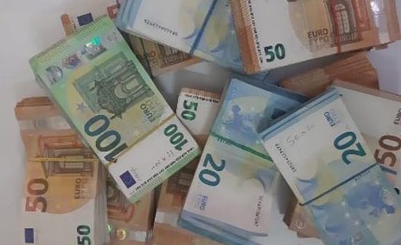 Cocaina e 43 mila euro in contanti: in manette 44enne a Catania