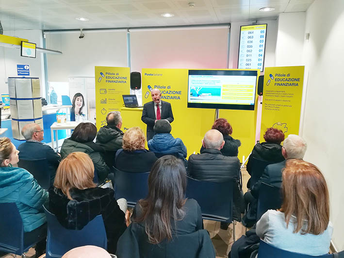 Poste Italiane: educazione finanziaria e digitale nell’ufficio postale di Biancavilla