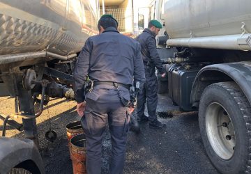 Catania, sequestrati 30 mila litri di gasolio destinati a imprenditore acese: 4 arresti VIDEO