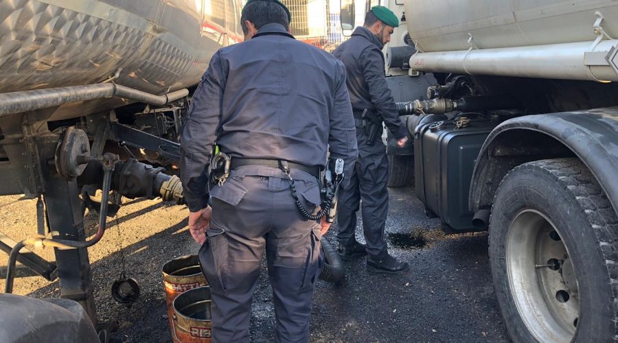 Catania, sequestrati 30 mila litri di gasolio destinati a imprenditore acese: 4 arresti VIDEO