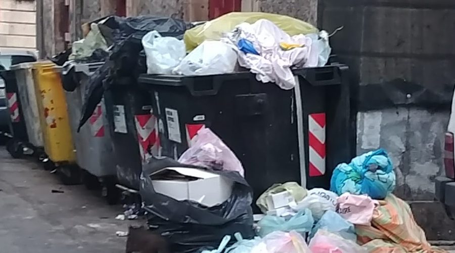 Raccolta rifiuti a Catania, gara deserta: la preoccupazione di Legambiente