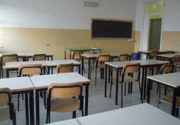 Giarre, aule al freddo: mamme protestano. Avviate, in ritardo, le manutenzioni