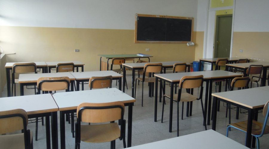 Catania, controlli antidroga nelle scuole: pizzicato studente-spacciatore