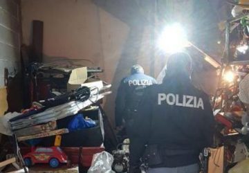 Catania, discarica in una bottega comunale di Librino