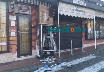 Giarre, ordigno esplode all&rsquo;alba al tabacchi Barbagallo: distrutto erogatore sigarette VIDEO