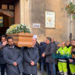 A Nunziata i funerali di Luigi Magaraci. Il parroco:  “Basta morti. Troppe vittime hanno pagato un prezzo altissimo” VIDEO