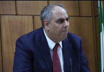 Giarre, Bilancio riequilibrato i revisori sbeffeggiano il sindaco e disertano l&rsquo;aula. Tempi lunghi