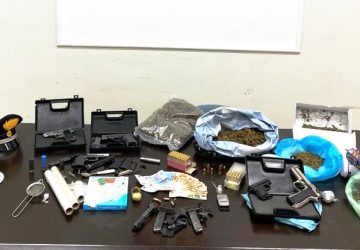 Due fratelli si occupavano dello spaccio e modificavano armi: arrestati