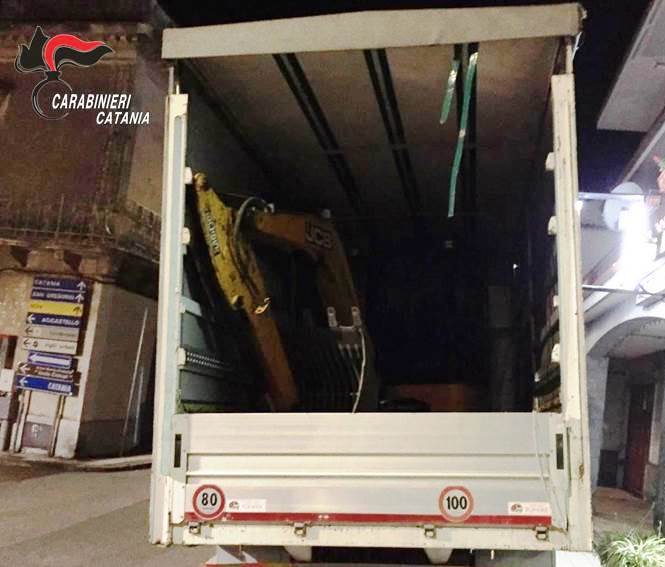 Aci Castello, fallita spaccata all’ufficio postale