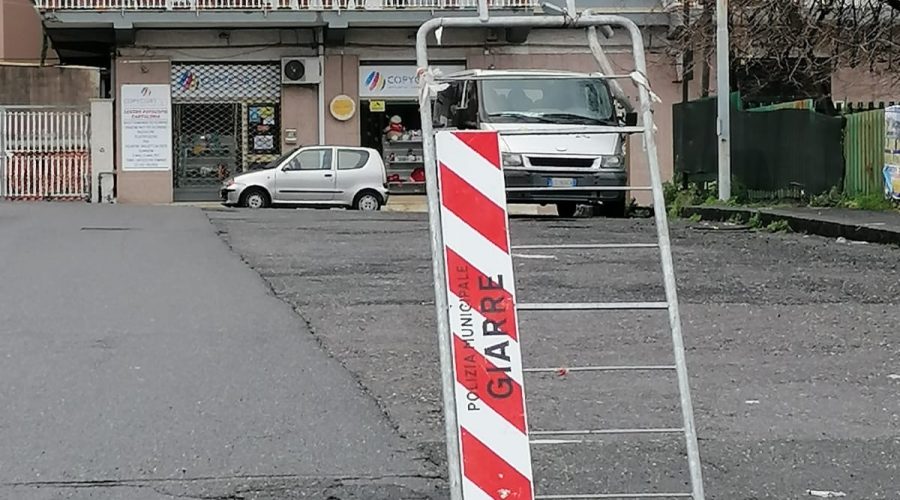 Giarre quella segnaletica creativa dell’era D’Anna in piazza Ragusa