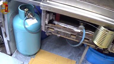 Catania, controlli antiabusivismo in piazza Papa Giovanni XXIII