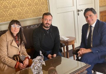 Sicurezza, il sindaco Pogliese incontra titolare ristorante di piazza Goliarda Sapienza (ex Delle Belle)