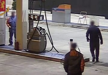 Truffa del carburante ai danni di imprenditore acese: incastrati due benzinai toscani e un camionista di Riposto